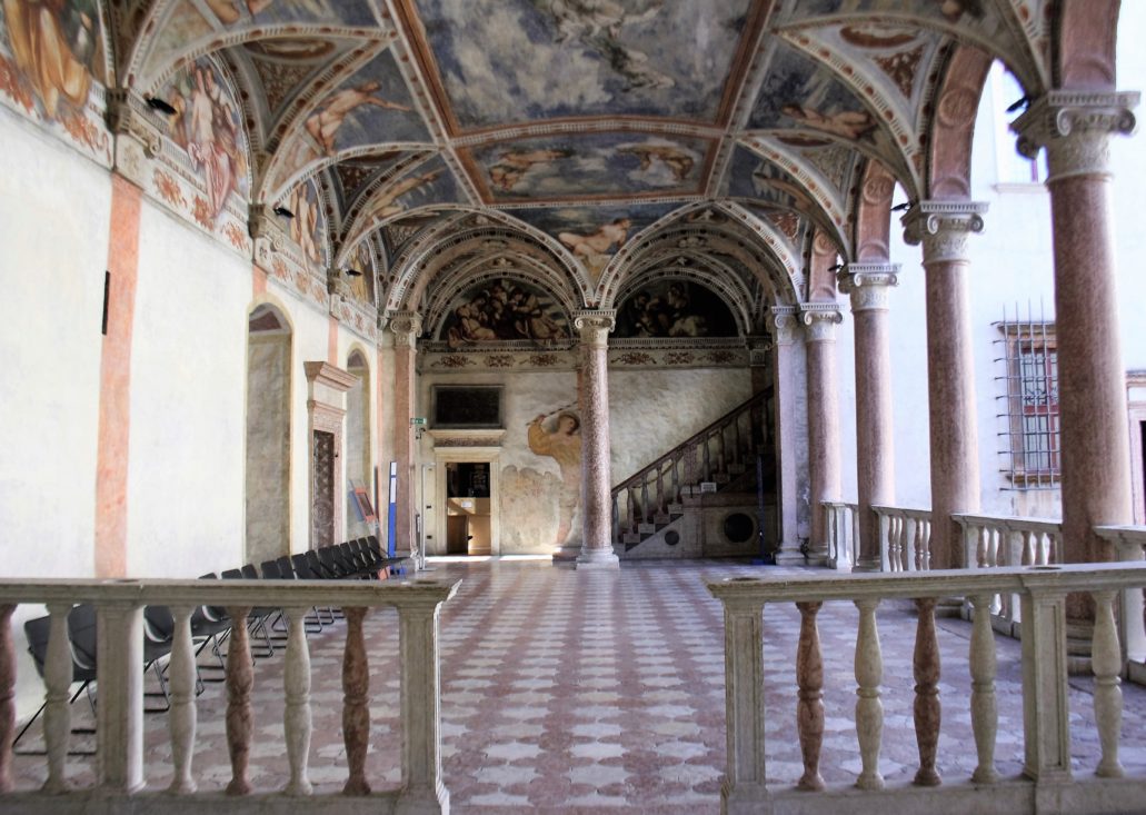 Zamek Buonconsiglio w Trydencie. Wnętrze loggii del Romanino. Fot. Jerzy S. Majewski